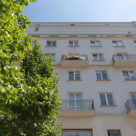 Marszalkowska 140 In The Center Of By Renters Varsovia