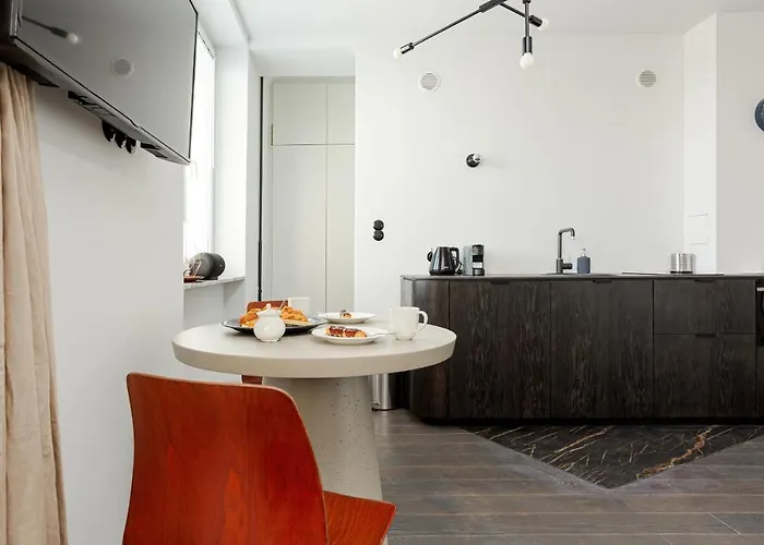 Marszalkowska 140 In The Center Of By Renters شقة وارسو