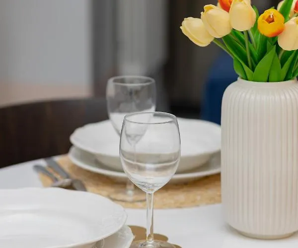 Marszalkowska 140 In The Center Of By Renters *