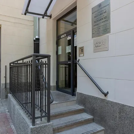 Marszalkowska 140 In The Center Of By Renters *